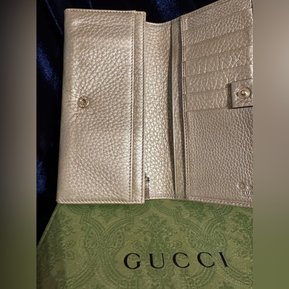 GUCCI Embossed Continental Platinum Leather Wallet - Picture 10 of 16